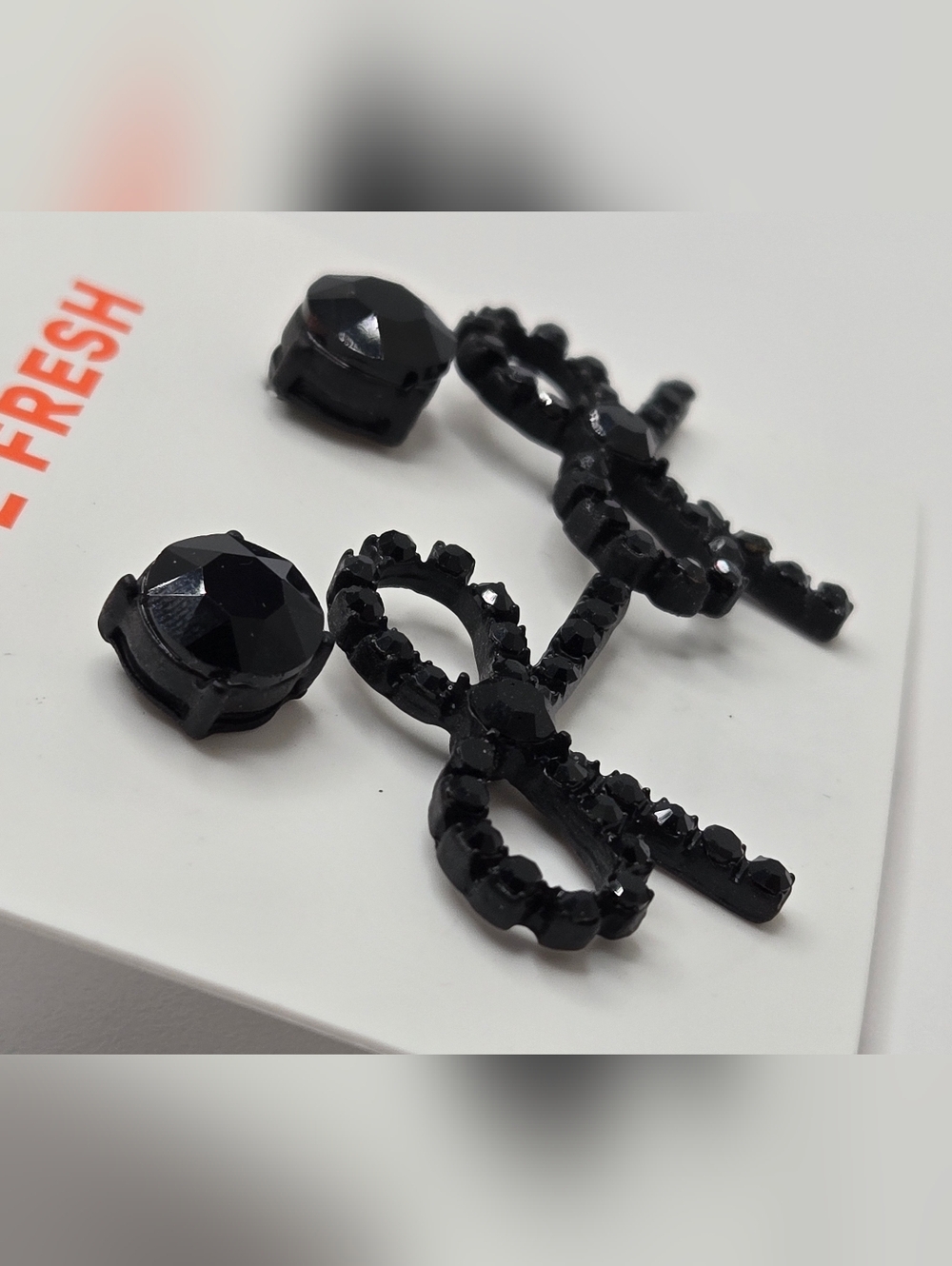 ✨2/$10✨ Round Bow Rhinestone Sparkle & Black Stud Earrings Set New Joe Fresh - Picture 6 of 10